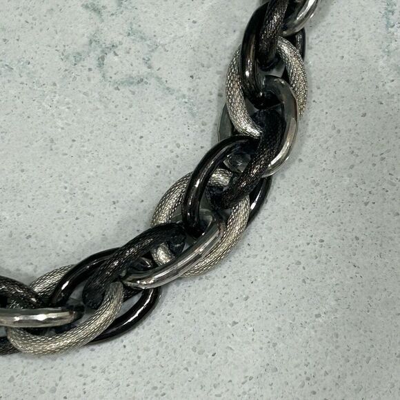 Vtg Chunky Link Statement Necklace Black & Silver Triple Oval Chain Adjustable - Picture 6 of 11